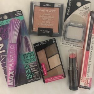 🔸NWT—makeup combo